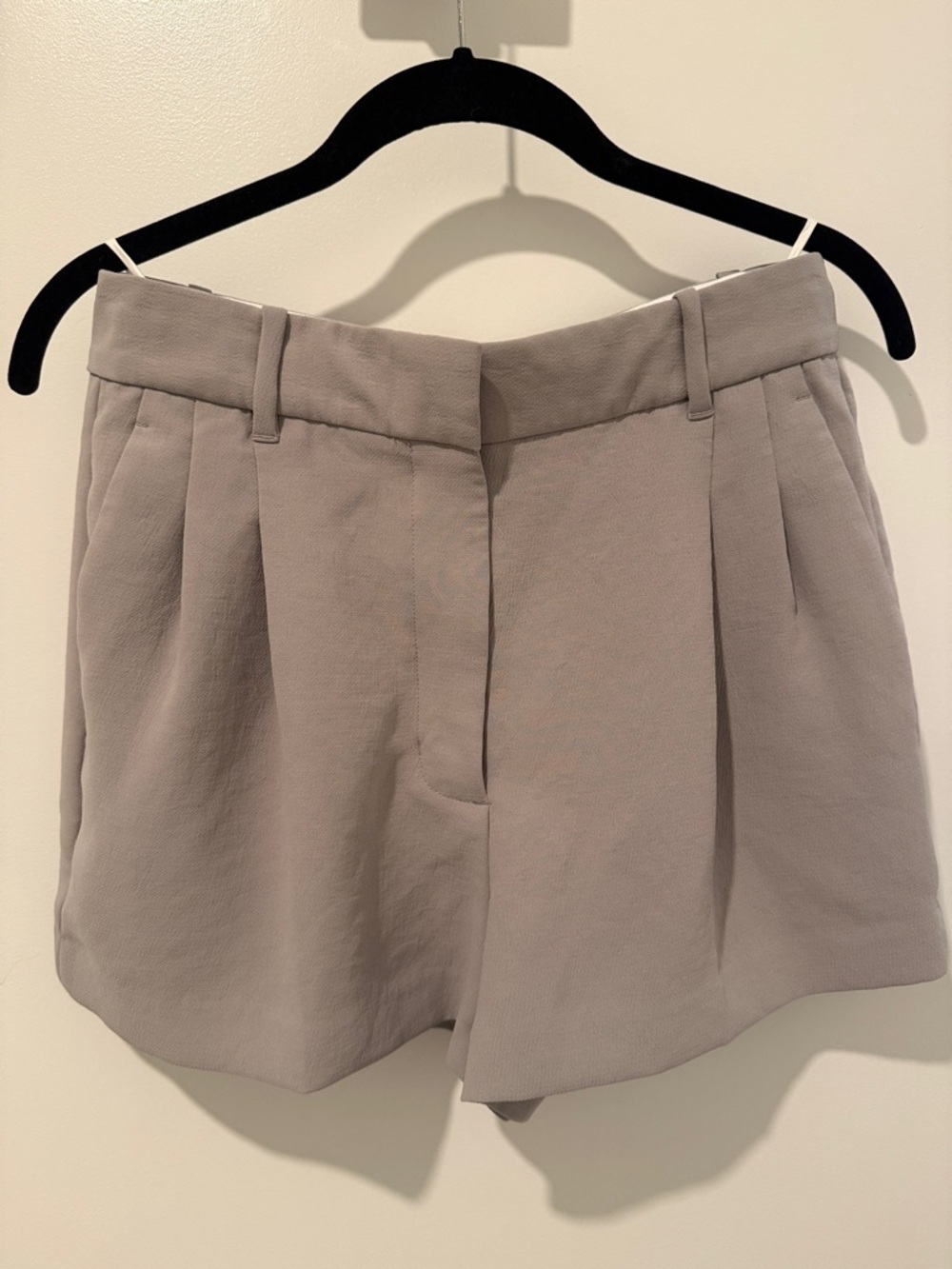 Aritzia Effortless Mini Tailored Shorts